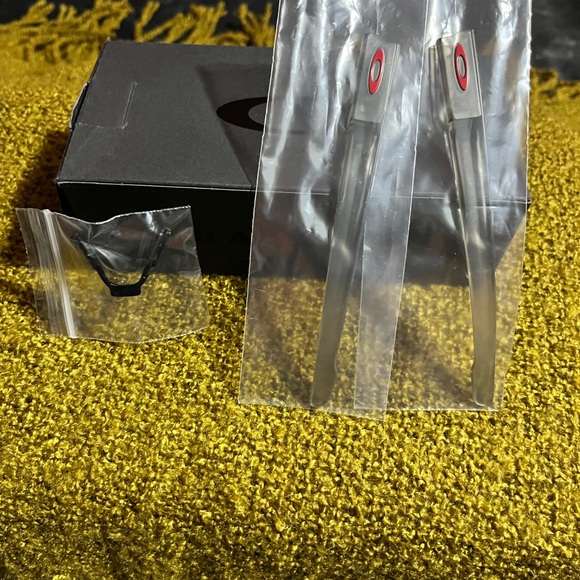 Oakley, CROSSRANGE PATCH Prizm Ruby Men Sunglasses! Matte Grey - Picture 7 of 9